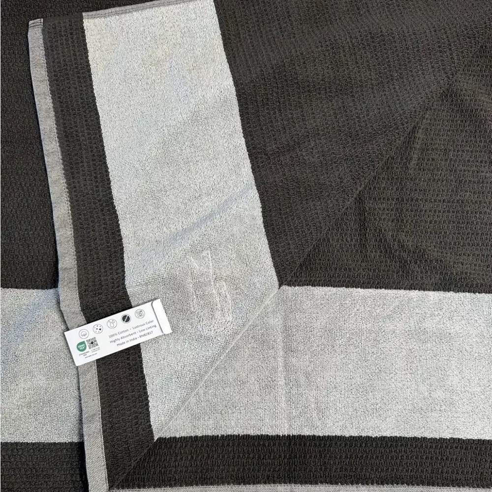 Lacoste Bath Towel 100% Cotton 30" x 52" Gray Big Crocodile Logo - Picture 4 of 8